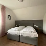 三特奈兰德旅馆 3* 塔尔高